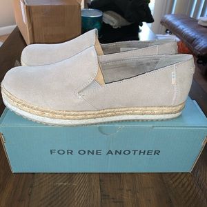 Brand new Toms‼️